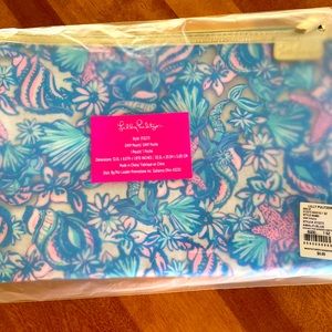 NWT Lilly Pulitzer GWP Pouch Amalfi Blue
